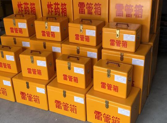 勐海玻璃钢雷管箱的使用寿命一般是多少？